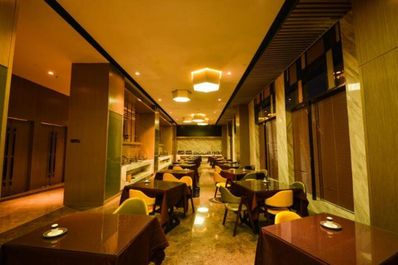 Holiday Inn Express Lhasa Potala Palace, An Ihg Hotel Εξωτερικό φωτογραφία