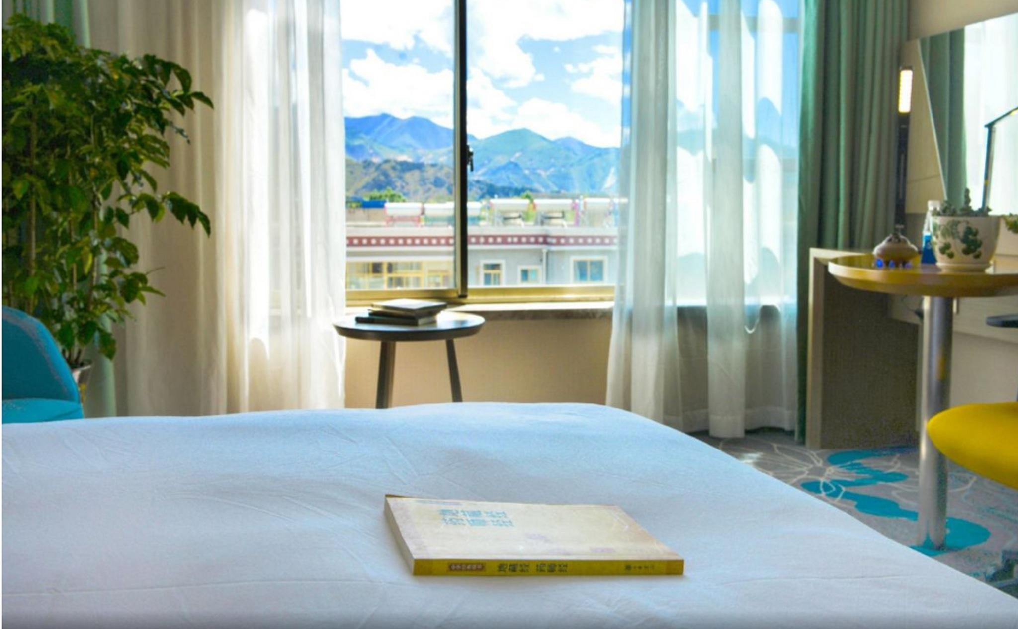 Holiday Inn Express Lhasa Potala Palace, An Ihg Hotel Εξωτερικό φωτογραφία