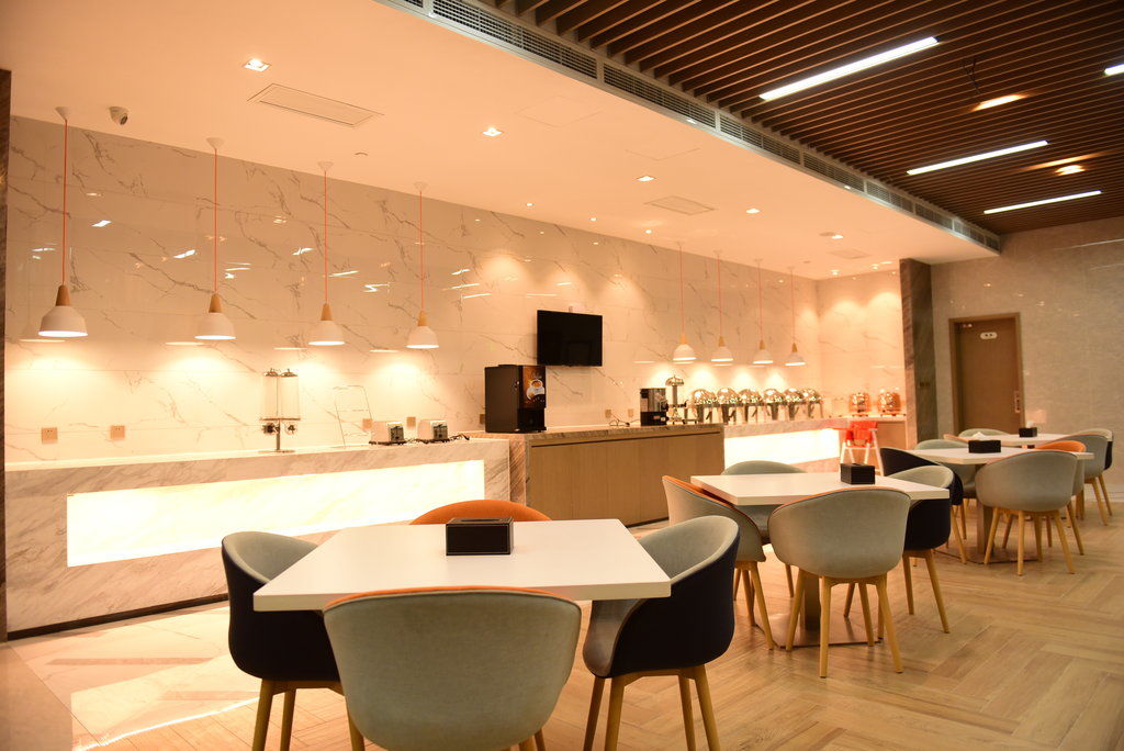 Holiday Inn Express Lhasa Potala Palace, An Ihg Hotel Εξωτερικό φωτογραφία