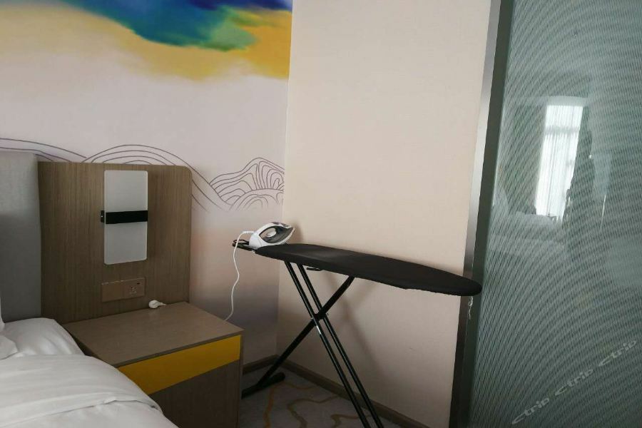 Holiday Inn Express Lhasa Potala Palace, An Ihg Hotel Εξωτερικό φωτογραφία