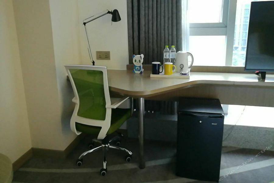 Holiday Inn Express Lhasa Potala Palace, An Ihg Hotel Εξωτερικό φωτογραφία